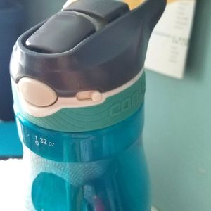 Plastic Contigo Autospout Water Bottle - 32 oz